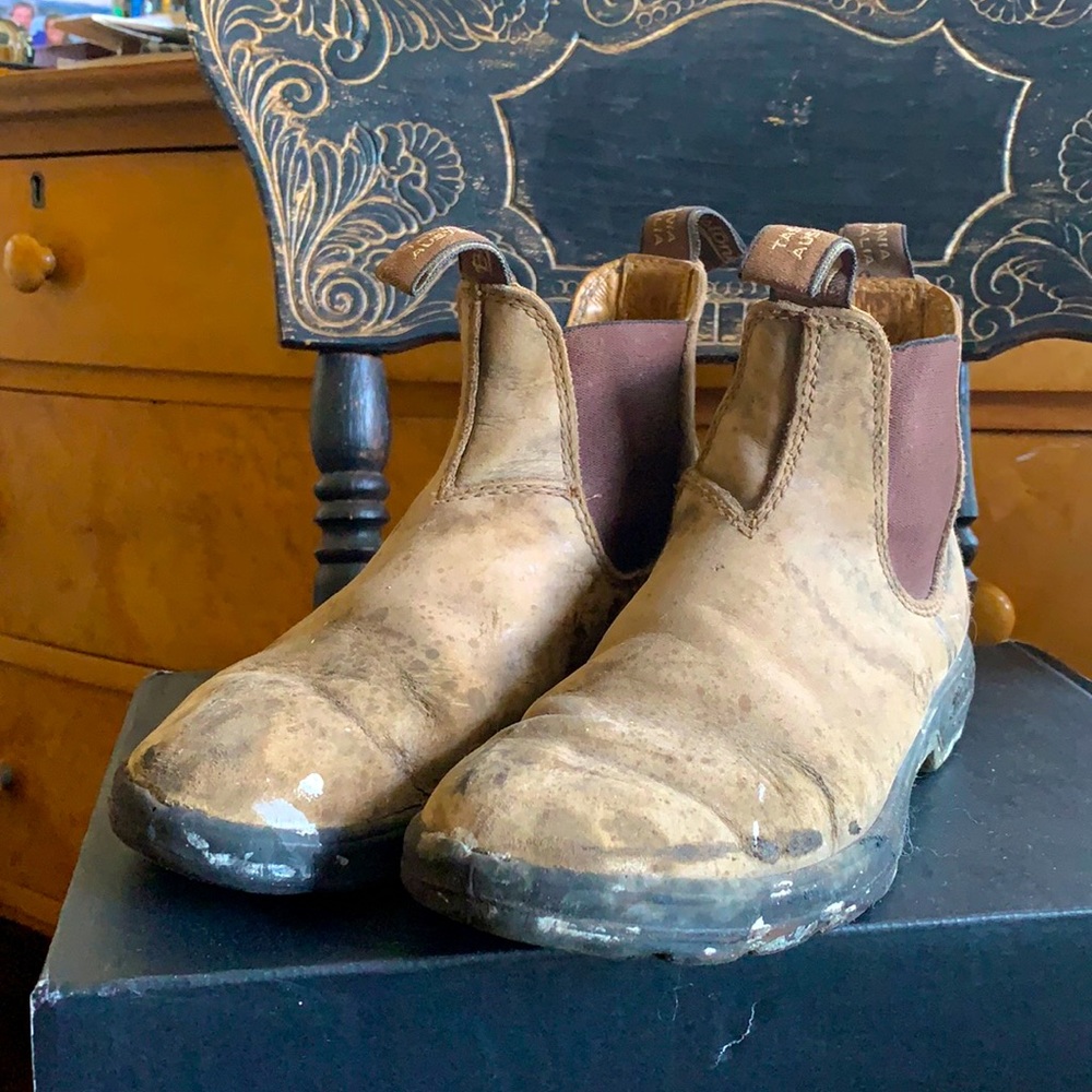 Blundstone size 3 (usa women size 5 1/2  - 6)